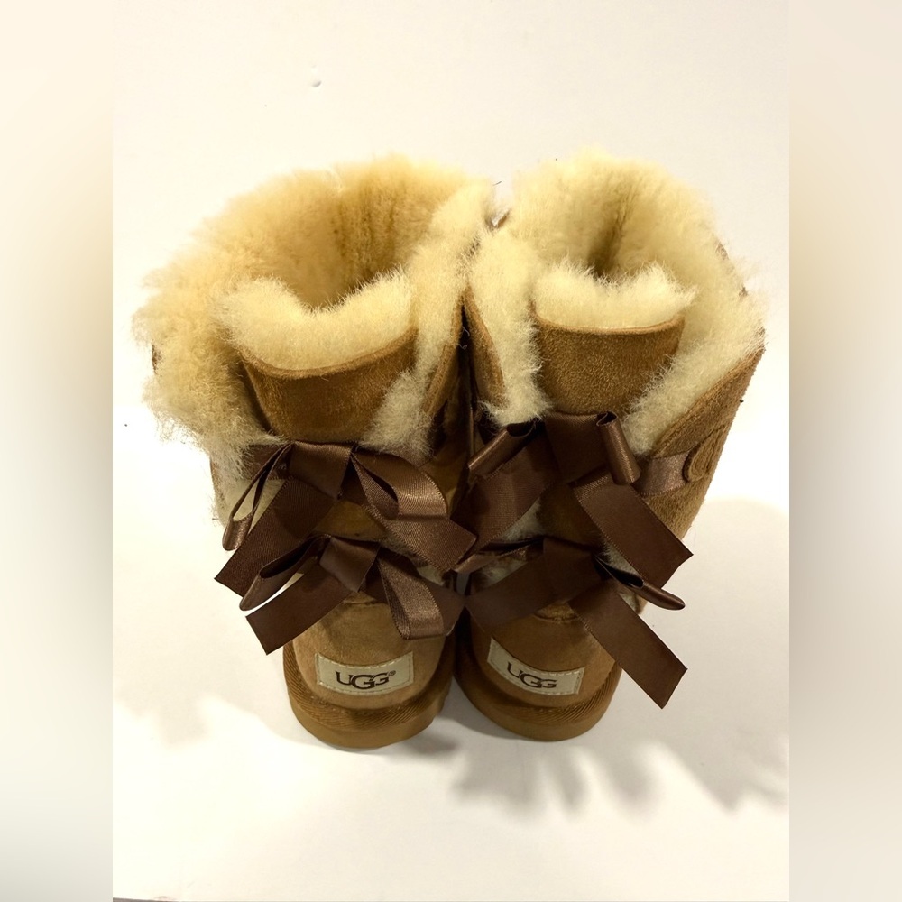 UGG Bailey Bow II Chestnut Boots Women Size 5 Brown Sheepskin Suede - Picture 10 of 11